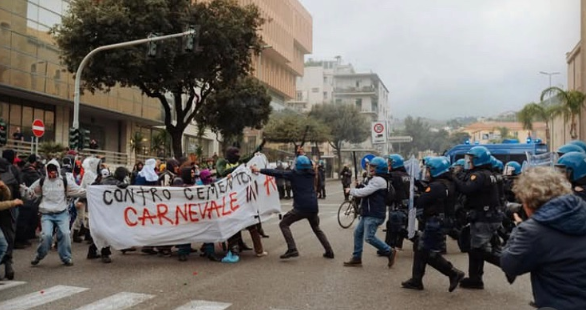 tre-“no-ponte”-arrestati:-avevano-aggredito-e-ferito-due-agenti-nel-‘carnevale’-di-protesta