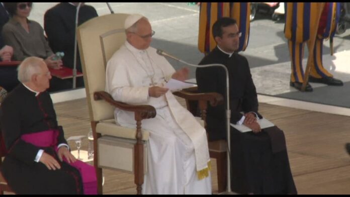 il-papa:-“vicino-a-popolo-di-gaza-costretto-con-la-forza-a-spostarsi”