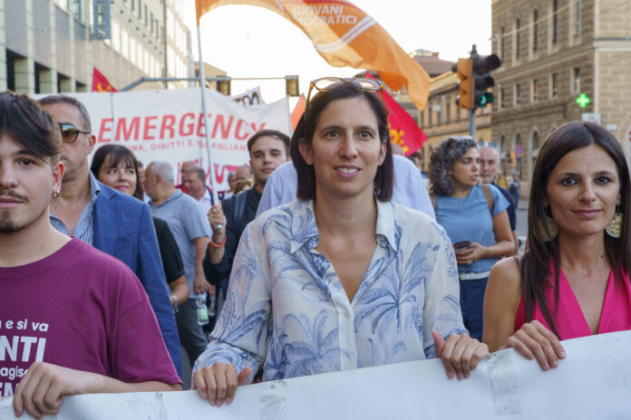 video|-schlein-alla-marcia-per-gaza:-“blocchiamo-i-lavori-in-parlamento-finche-non-viene-meloni”